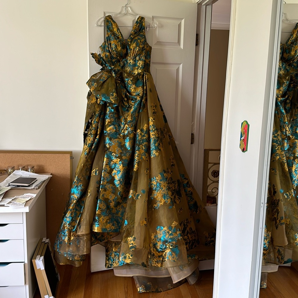 Fouad sarkis gown